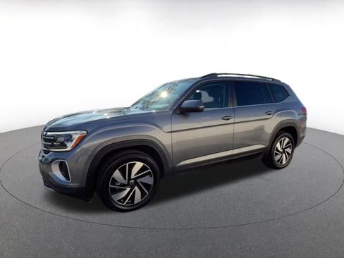 Used 2025 Volkswagen Atlas SE image 8