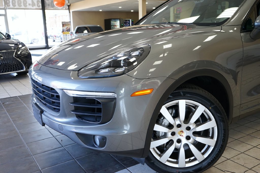 Used 2017 Porsche Cayenne S AWD/4WD image 24