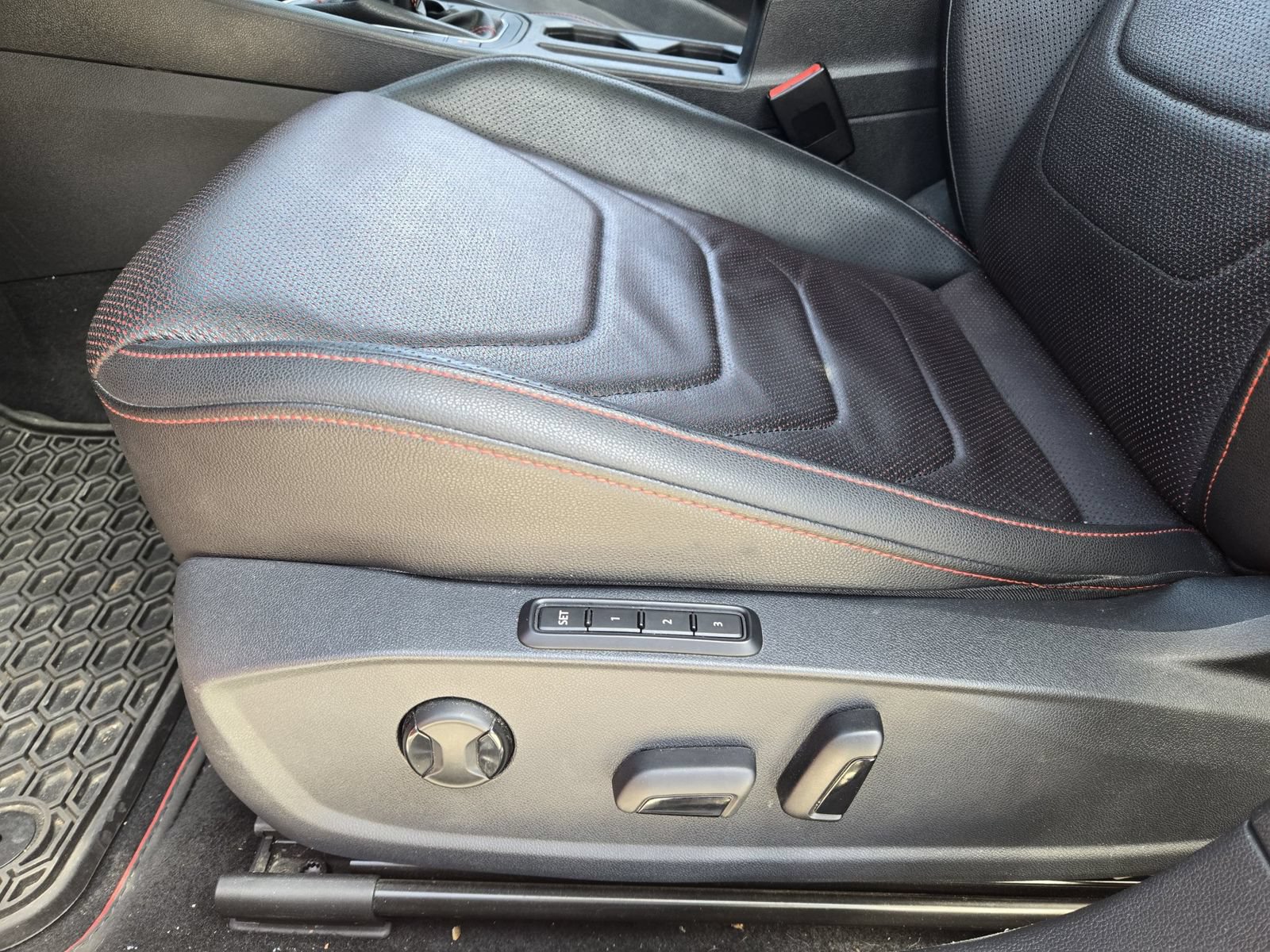 Used 2022 Volkswagen Jetta GLI Autobahn FWD image 24