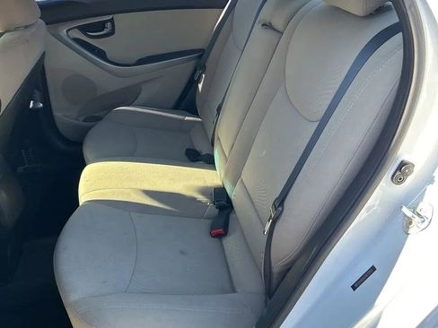 Used 2016 Hyundai Elantra SE image 19