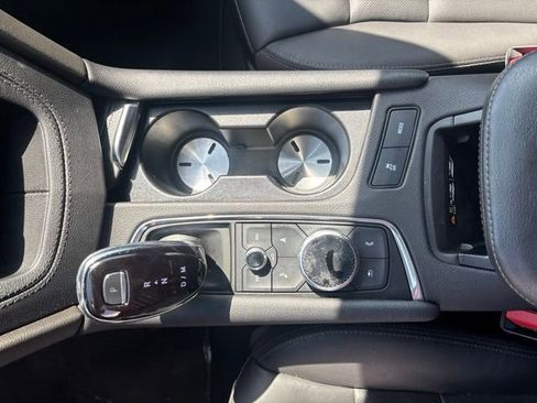 Used 2022 Cadillac XT5 Premium Luxury w/ Technology Package AWD/4WD image 31