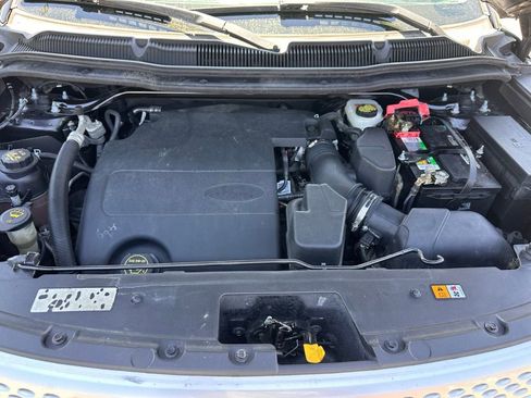 Used 2015 Ford Explorer XLT w/ Equipment Group 202B FWD image 35