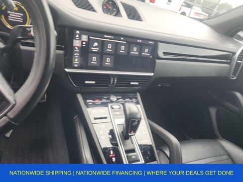 Used 2019 Porsche Cayenne S image 11