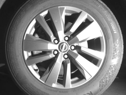 Used 2024 Nissan Pathfinder S image 12