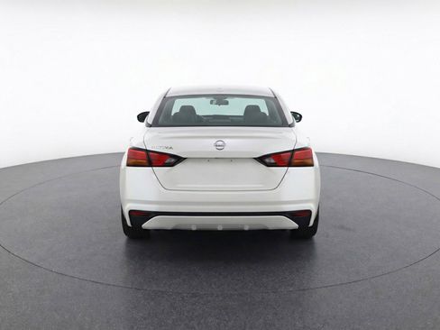 Used 2025 Nissan Altima 2.5 SV FWD image 7