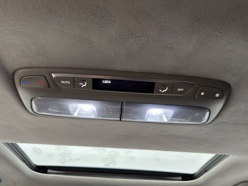 Used 2022 Kia Telluride SX w/ SX Prestige Package image 31