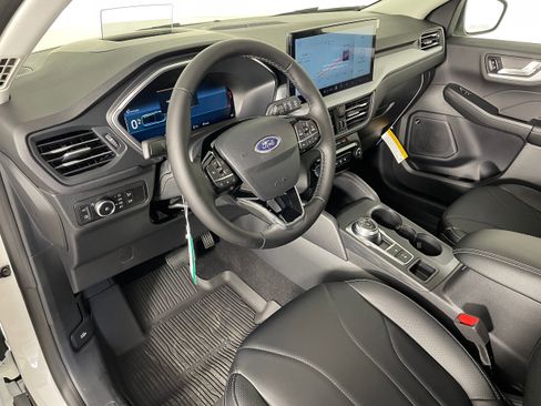 New 2025 Ford Escape SE w/ PHEV Premium Package image 2