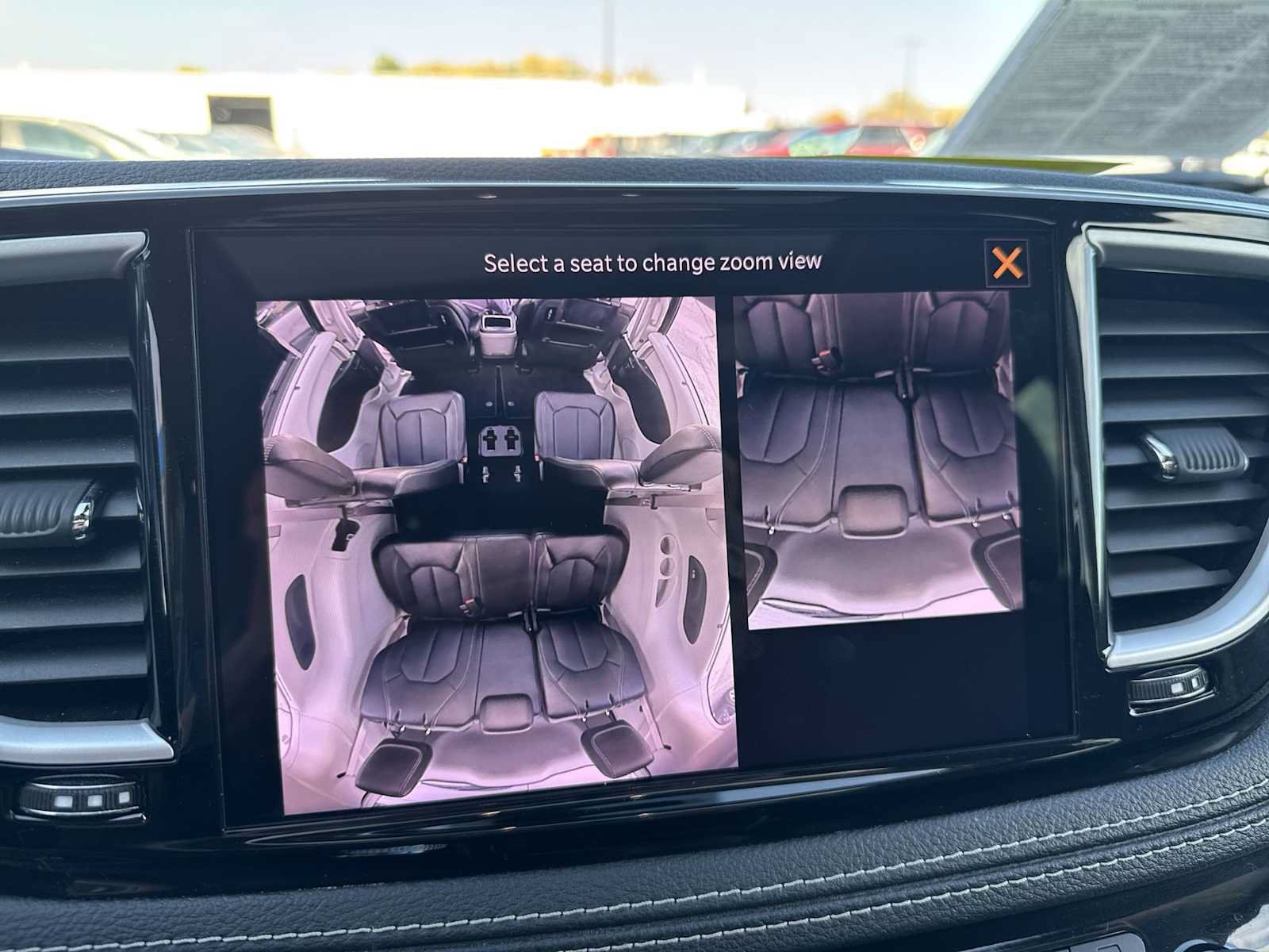 Used 2023 Chrysler Pacifica Touring-L w/ Uconnect Theater Family Group FWD image 42