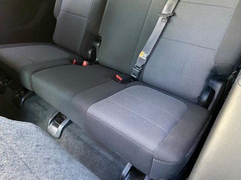 Used 2023 Chevrolet Traverse LT image 41