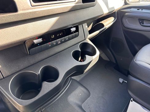Used 2025 Mercedes-Benz Sprinter 2500 image 18