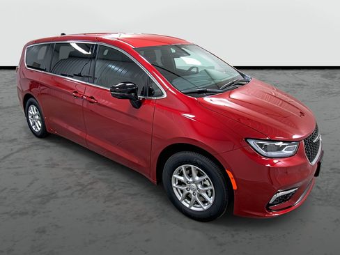 New 2026 Chrysler Pacifica Select image 5