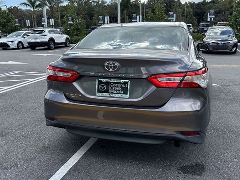 Used 2018 Toyota Camry L image 26