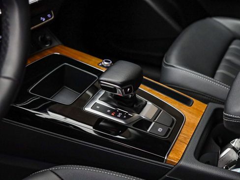 Used 2023 Audi Q5 2.0T Premium w/ Convenience Package image 23