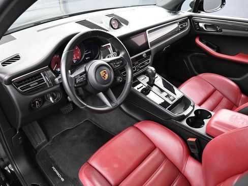 Certified 2023 Porsche Macan GTS AWD/4WD image 4