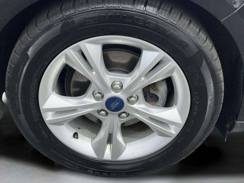 Used 2014 Ford Focus SE FWD image 32