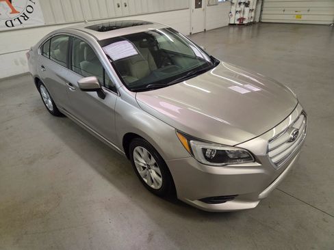 Used 2017 Subaru Legacy 2.5i Premium w/ Moonroof Package AWD/4WD image 11