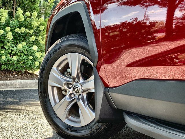 Used 2025 Toyota RAV4 LE AWD/4WD image 41