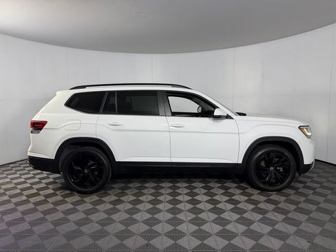 Used 2023 Volkswagen Atlas SE w/ Black Wheel Package FWD image 7