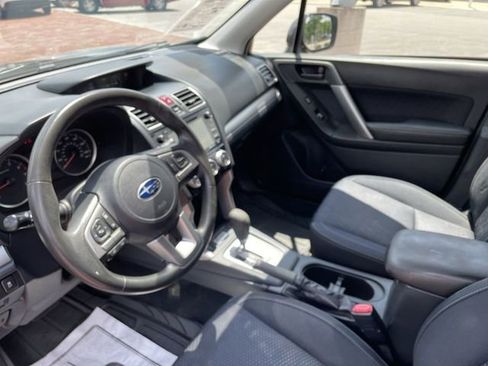 Used 2017 Subaru Forester 2.5i Premium w/ All-Weather Package AWD/4WD image 10