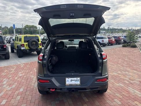 Used 2018 Jeep Cherokee Trailhawk w/ Quick Order Package 27L AWD/4WD image 29