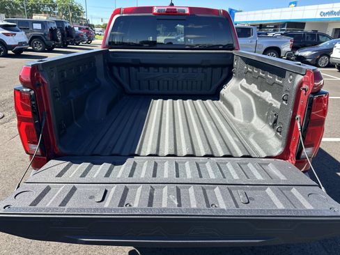 Certified 2024 Chevrolet Colorado ZR2 w/ Safety Package AWD/4WD image 9