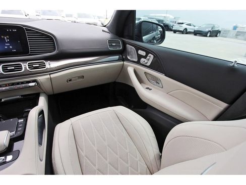 Used 2025 Mercedes-Benz GLS 63 AMG 4MATIC image 9