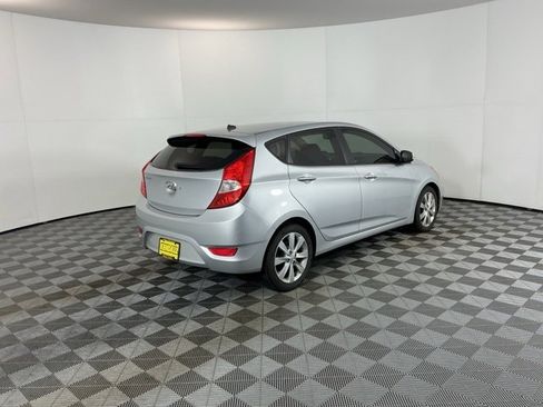 Used 2013 Hyundai Accent SE image 5