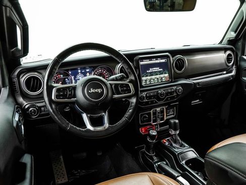 Used 2021 Jeep Gladiator Rubicon AWD/4WD image 5