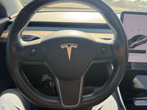Used 2019 Tesla Model 3 Standard Range Plus image 16