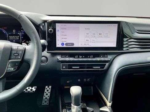 Used 2025 Toyota Camry XSE FWD image 11