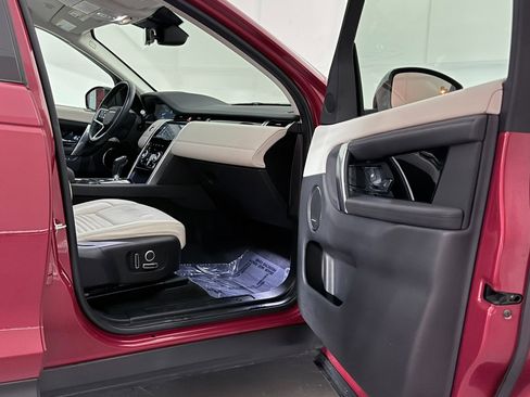 Used 2022 Land Rover Discovery Sport SE image 24