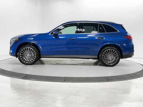 Used 2025 Mercedes-Benz GLC 350e 4MATIC w/ AMG Line image 4