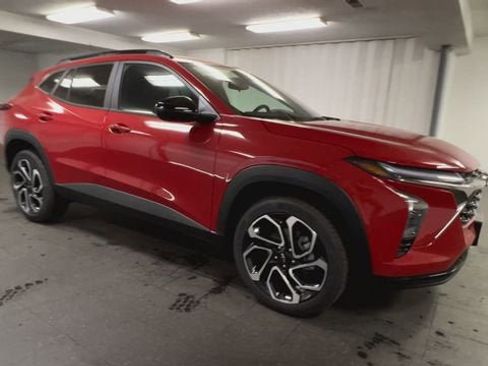 New 2026 Chevrolet Trax RS w/ Driver Confidence Package image 2