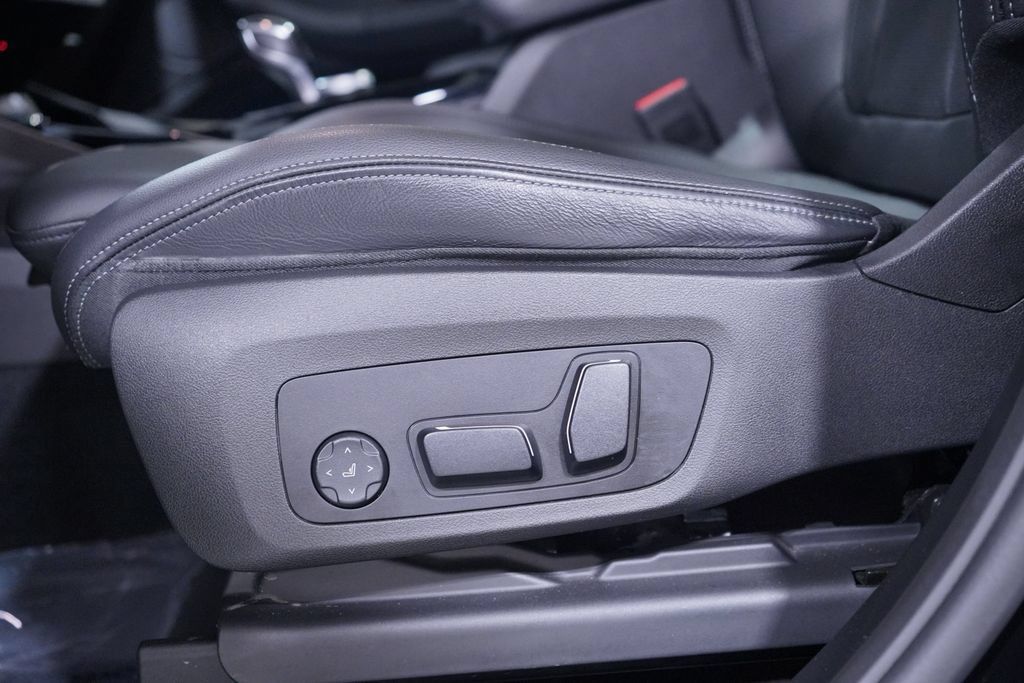 Used 2024 BMW X3 sDrive30i w/ Premium Package RWD image 8