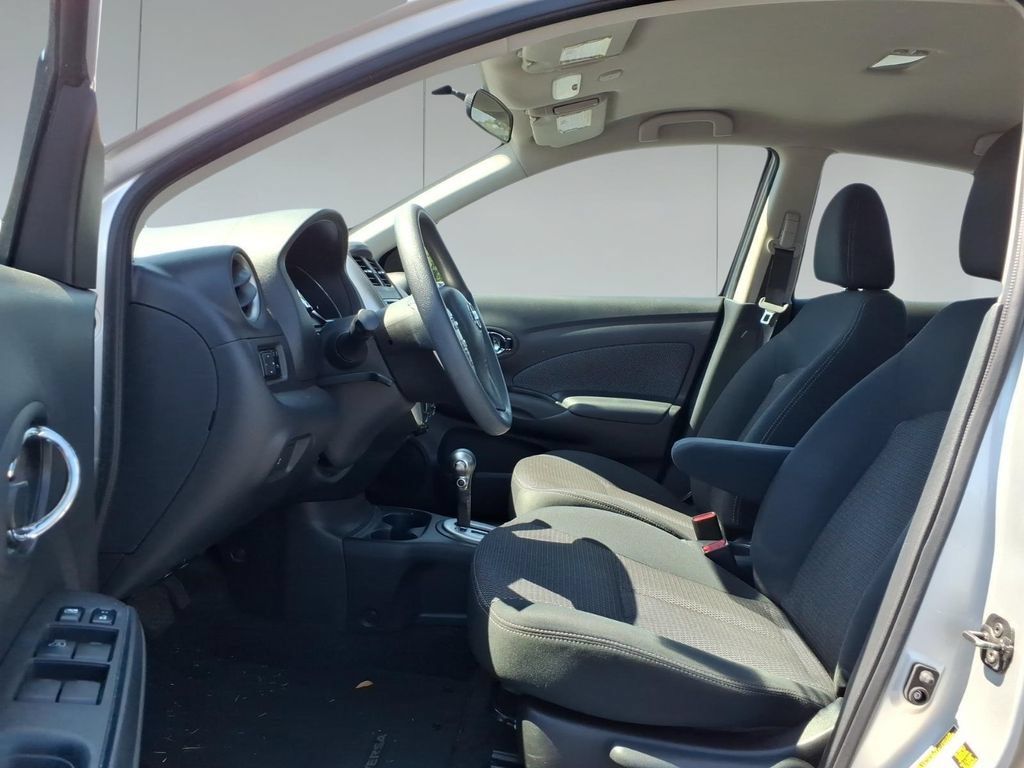 Used 2015 Nissan Versa SV FWD image 13