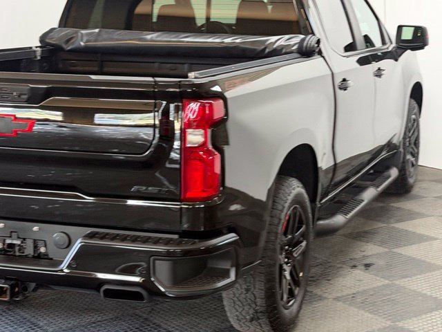 Used 2024 Chevrolet Silverado 1500 RST w/ Redline Edition AWD/4WD image 12