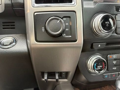 Used 2015 Ford F150 Platinum w/ Equipment Group 701A Luxury AWD/4WD image 25