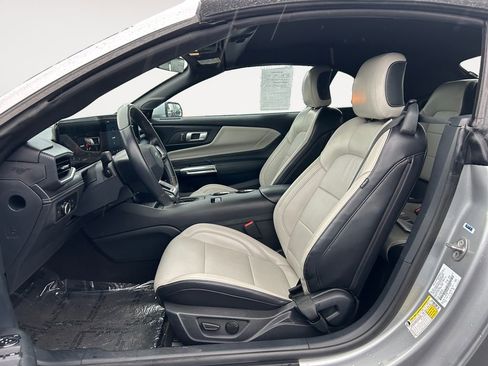 Used 2024 Ford Mustang Premium image 15