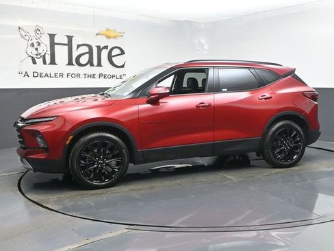 Used 2024 Chevrolet Blazer LT w/ LPO, Black Grille Bar Package FWD image 32