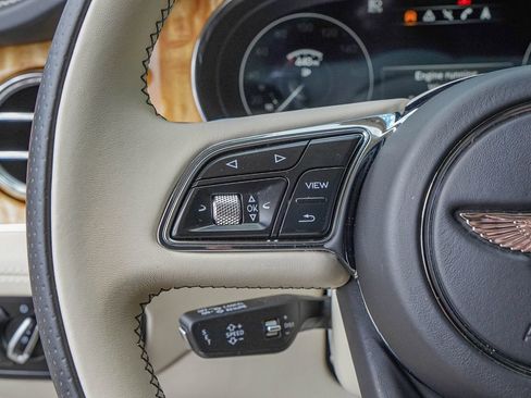 Certified 2023 Bentley Bentayga AWD/4WD image 24