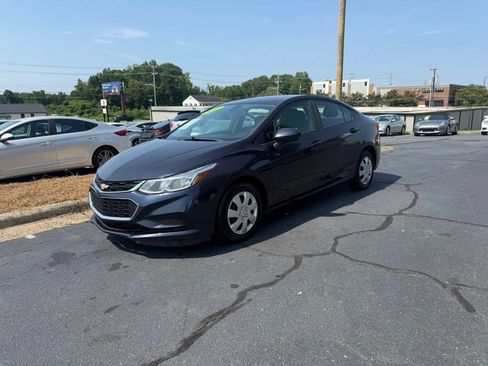 Used 2016 Chevrolet Cruze LS FWD image 4