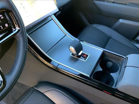 New 2026 Land Rover Range Rover Velar S image 10