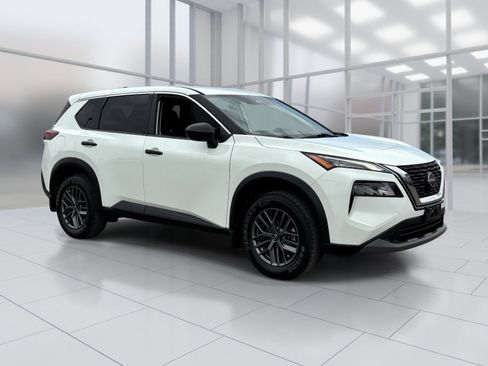 Used 2023 Nissan Rogue S FWD image 8