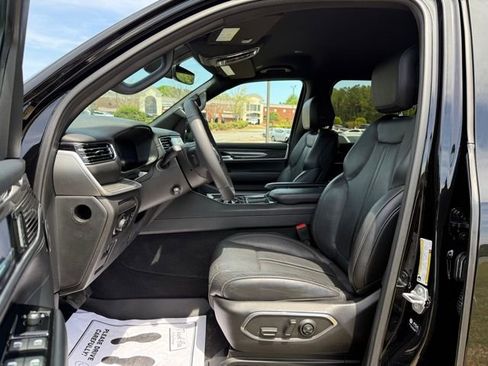 Used 2022 Jeep Wagoneer Series II image 13