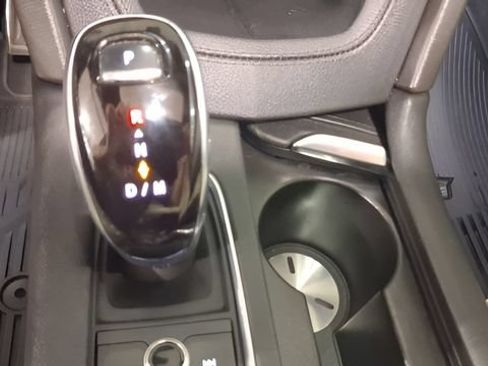 Used 2022 Cadillac XT5 Sportv w/ Technology Package AWD/4WD image 32