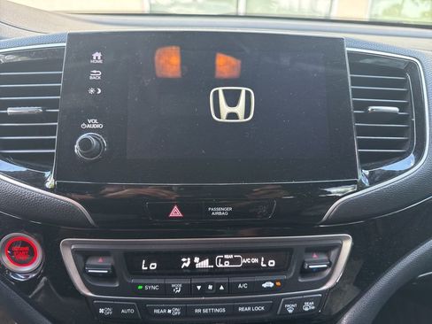 Used 2021 Honda Pilot Touring image 13