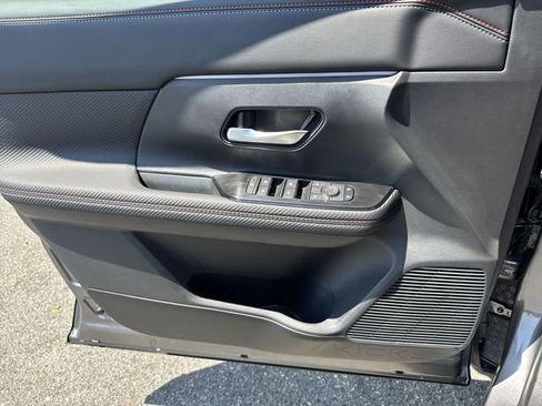 New 2026 Nissan Kicks SR FWD image 27
