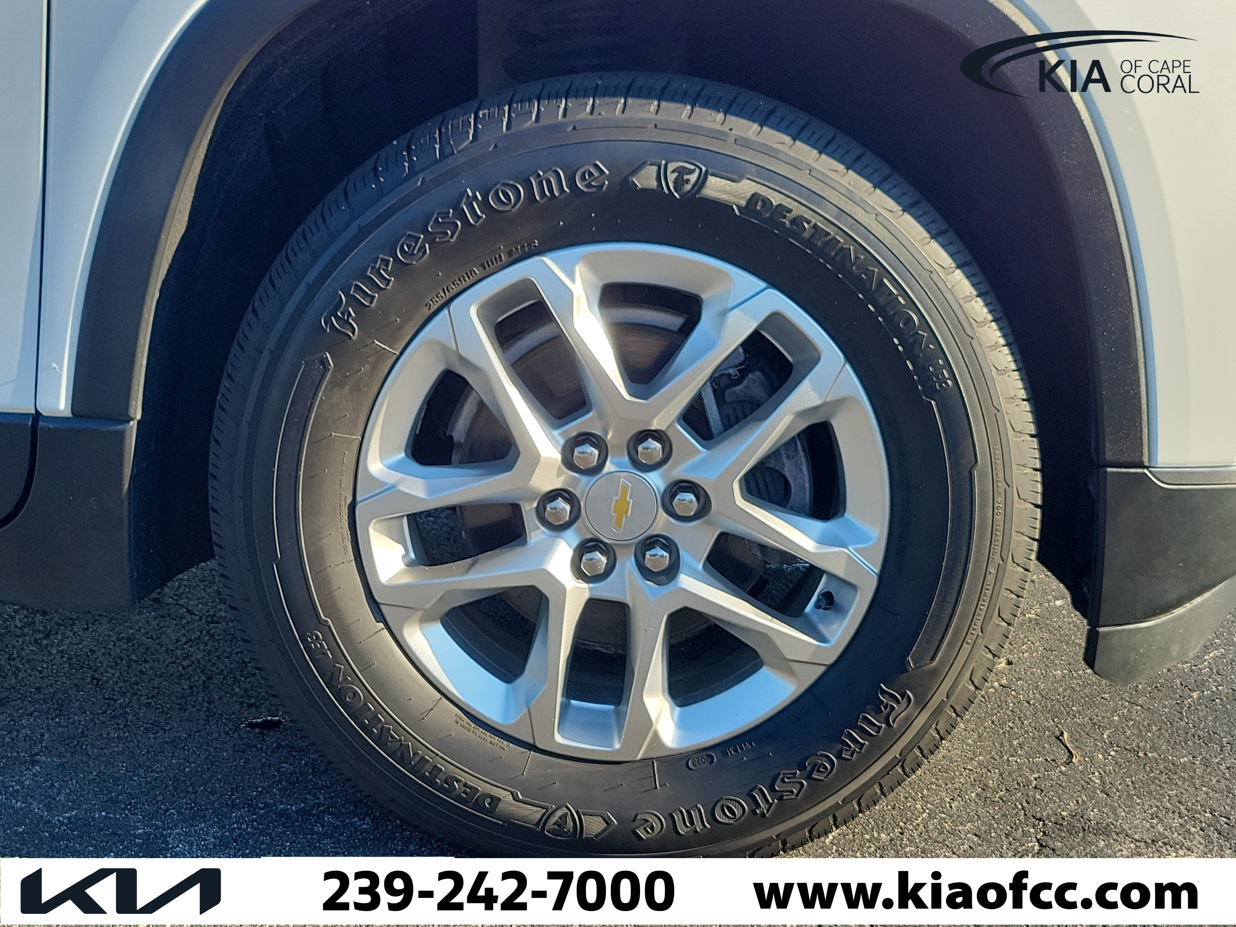 Used 2020 Chevrolet Traverse LT FWD image 7