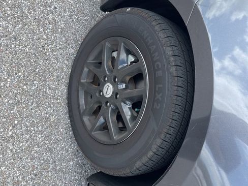 Used 2021 Chrysler Voyager Lxi FWD image 11