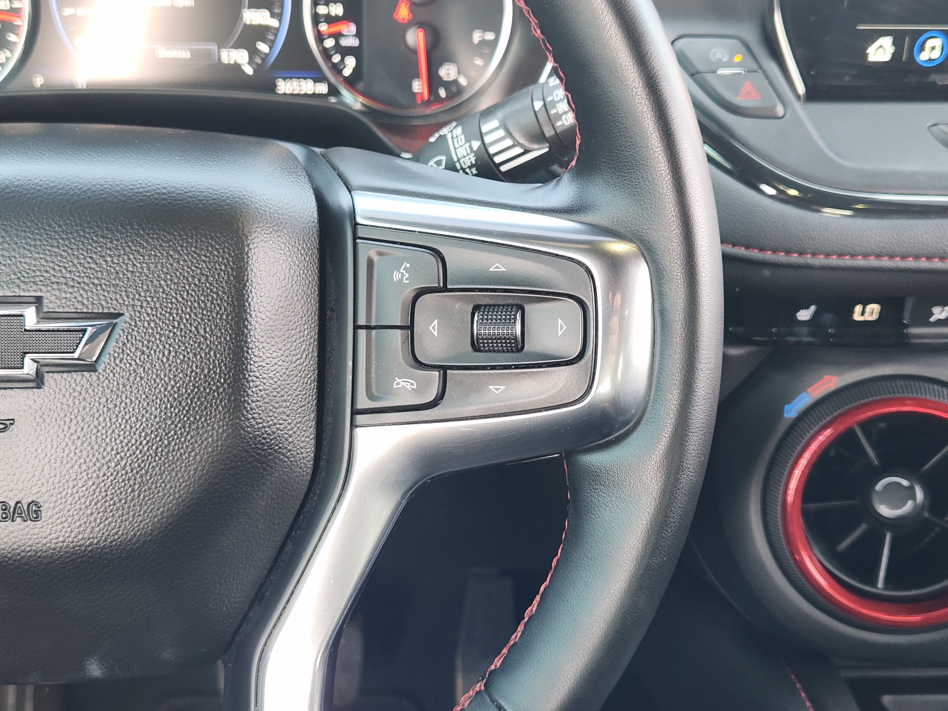 Used 2024 Chevrolet Blazer RS FWD image 28